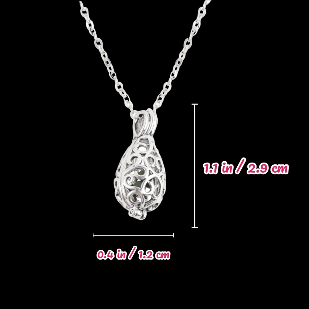 New Aromatherapy Essential Oil Diffuser Locket Pendant Necklace Hollowed out - Picture 3 of 3